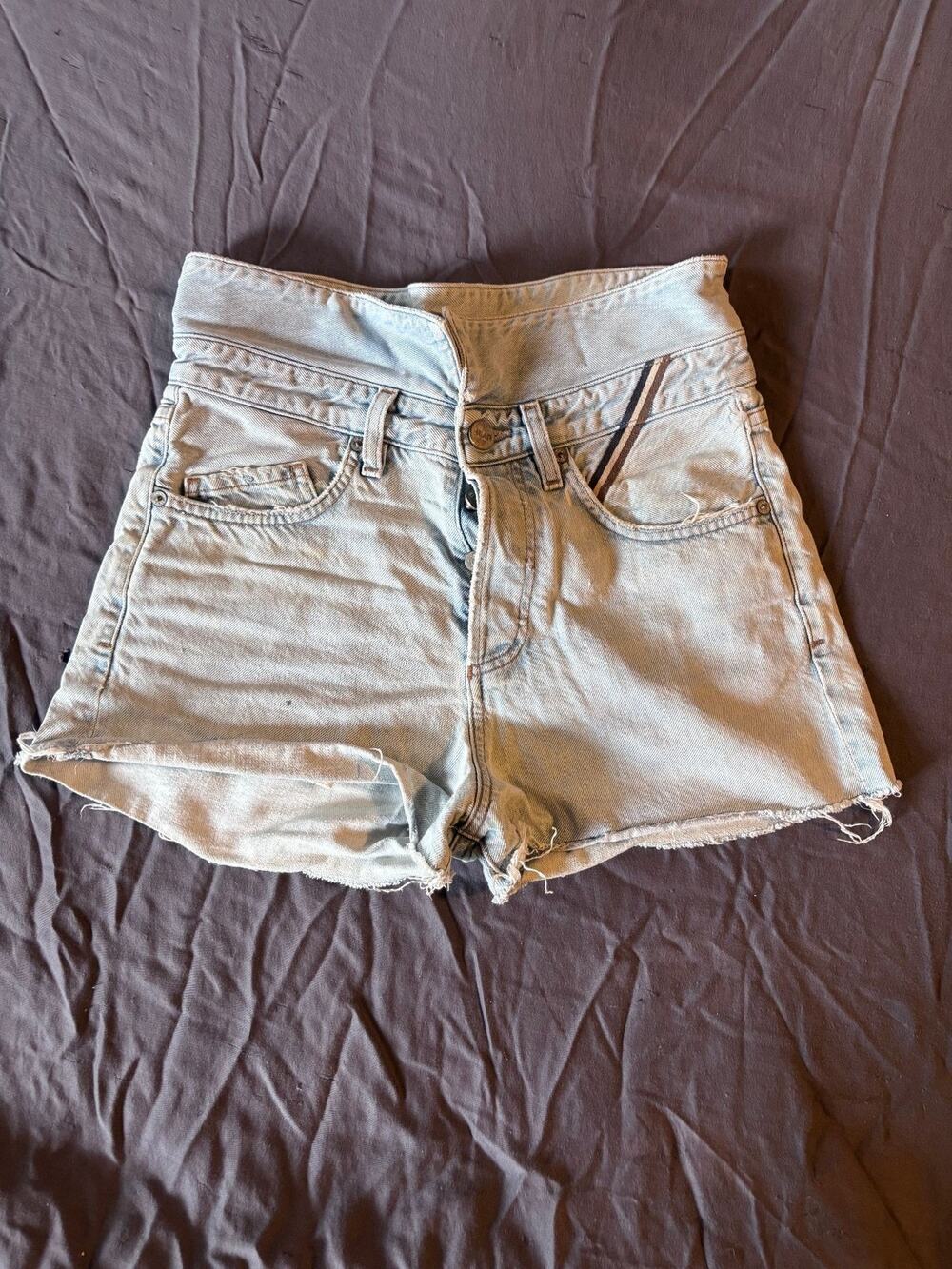 Jean Atelier Denim Shorts Womens High Rise Light Wash Raw Hem Distressed Frayed